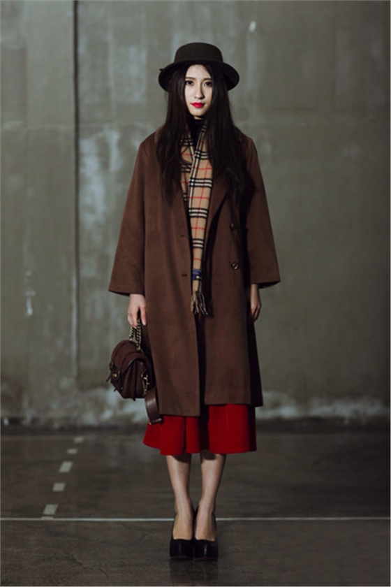 駝色經(jīng)典格子圍巾