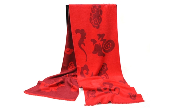 慶典紅圍巾