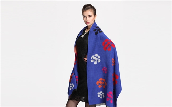 最新消息!大品牌圍巾 圍巾圖