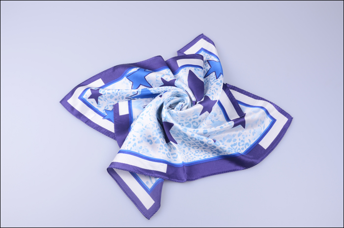 真絲圍巾 印花圍巾 職業(yè)女士小方巾 真絲圍巾 印花圍巾 職業(yè)女士小方巾