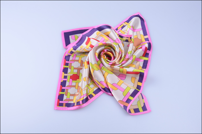 真絲圍巾 圍巾批發(fā) 圍巾定制 女士圍巾 真絲圍巾 圍巾批發(fā) 圍巾定制 女士圍巾