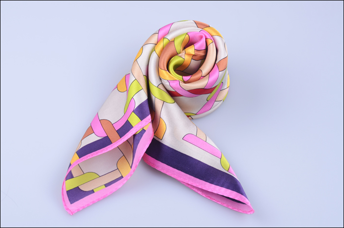 真絲圍巾 圍巾批發(fā) 圍巾定制 女士圍巾 真絲圍巾 圍巾批發(fā) 圍巾定制 女士圍巾