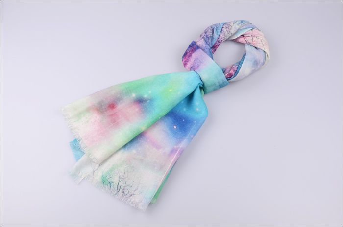 時尚羊毛噴繪圍巾 圍巾批發(fā) 圍巾披肩 時尚羊毛噴繪圍巾 圍巾批發(fā) 圍巾披肩