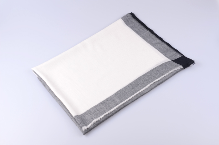 羊絨圍巾 格子圍巾 女士圍巾 圍巾批發(fā) 羊絨圍巾 格子圍巾 女士圍巾 圍巾批發(fā)