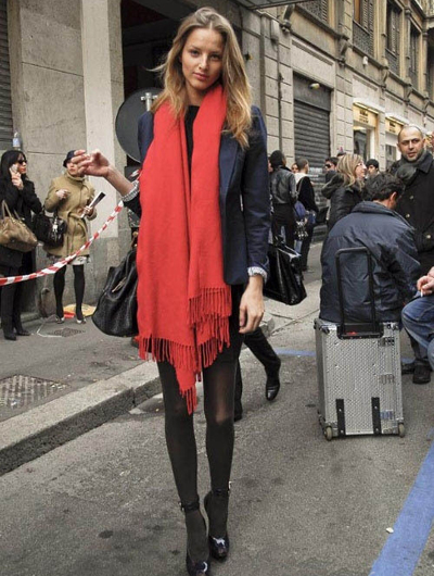 羊絨圍巾 紅色圍巾 羊絨圍巾的搭配 羊絨圍巾 紅色圍巾 羊絨圍巾的搭配