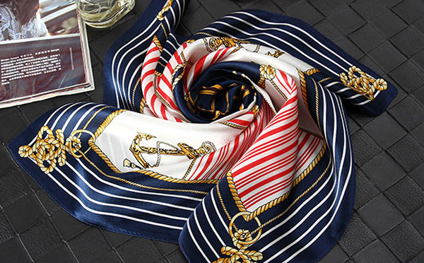 藏青小絲巾 藏青小絲巾