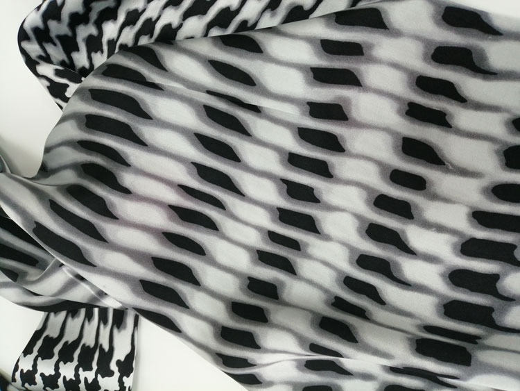 幻想空間白細節圖