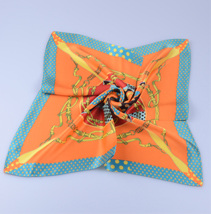 女士素縐緞方巾 女士素縐緞方巾