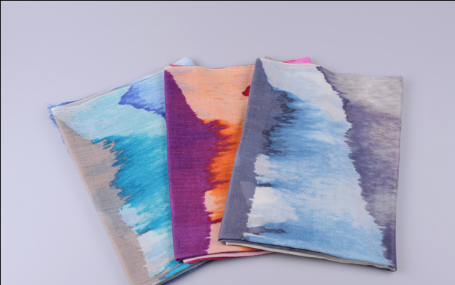 廠家大揭秘!!拉舍爾毛毯和羊毛毯哪個(gè)好 羊毛毯圖